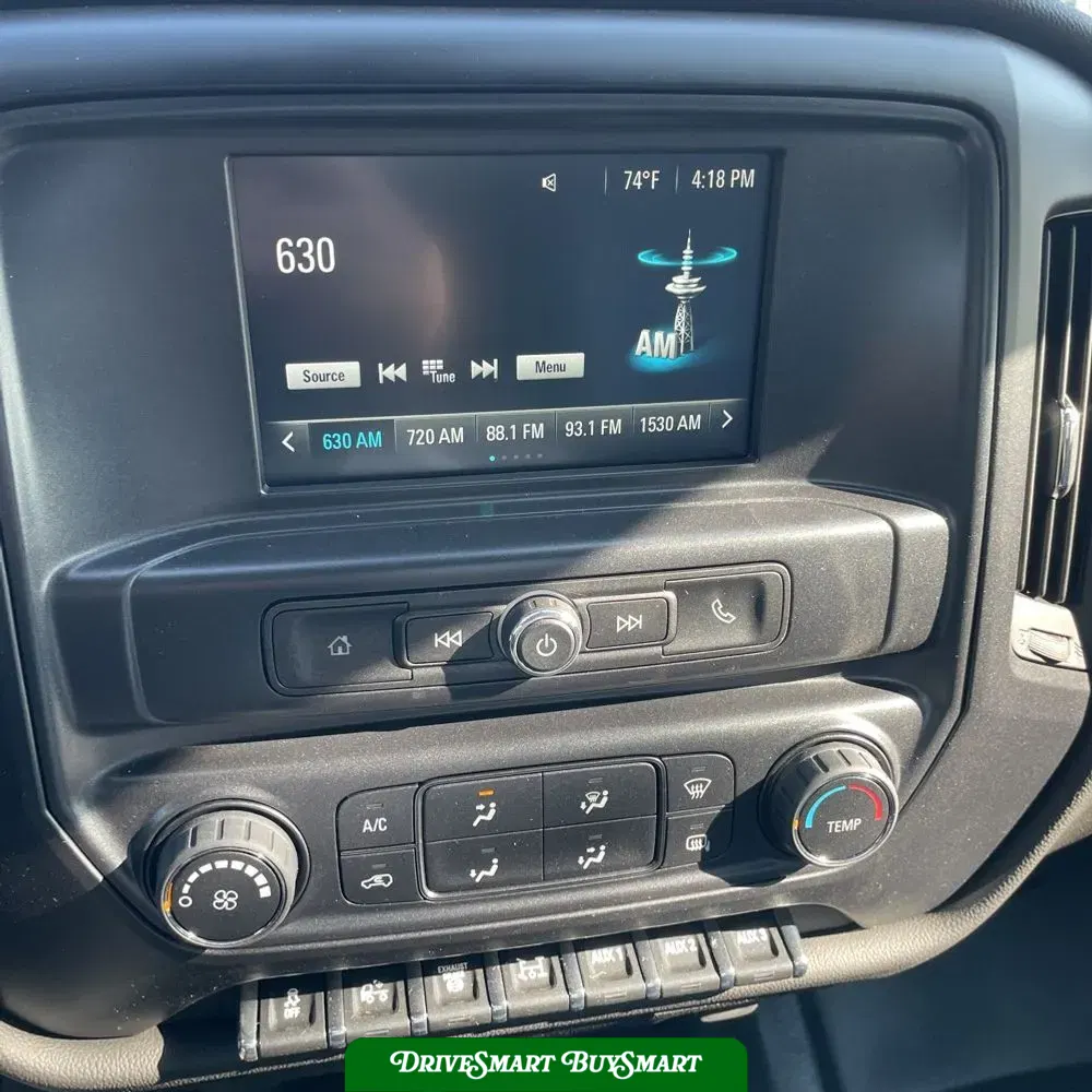 2023 Chevrolet Silverado 5500 W/T