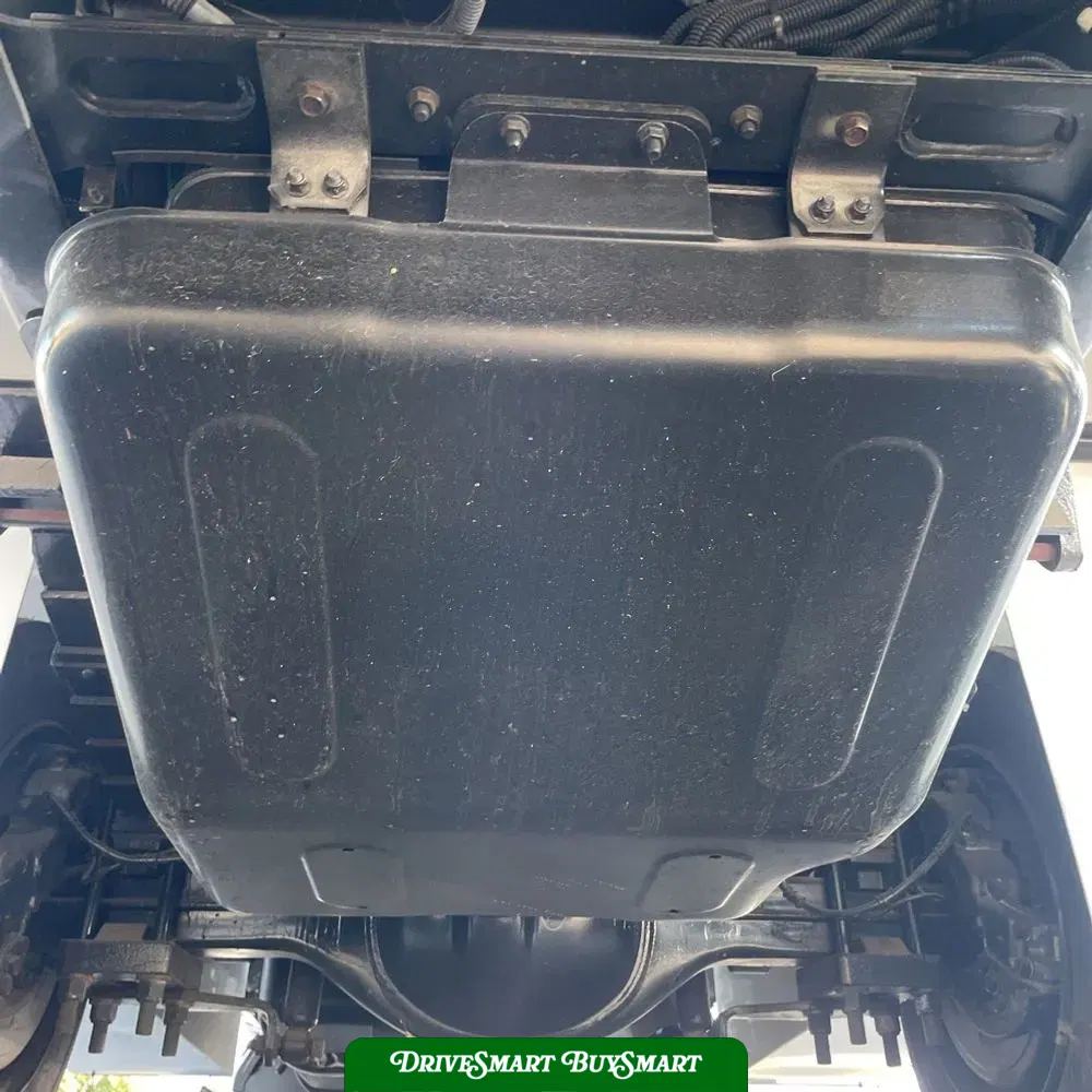 2023 Chevrolet Silverado 5500 W/T