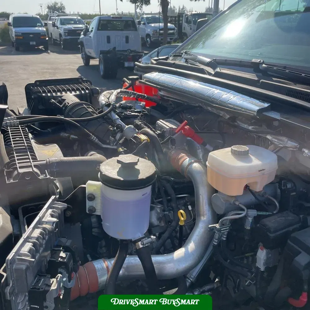 2023 Chevrolet Silverado 5500 W/T