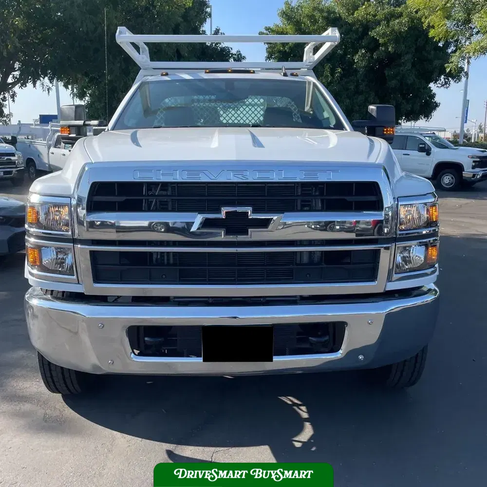 2023 Chevrolet Silverado 5500 W/T