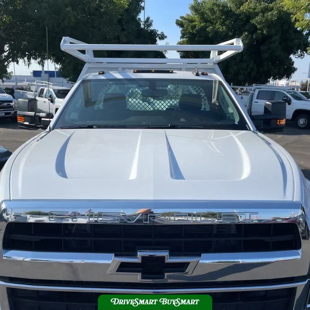 2023 Chevrolet Silverado 5500 W/T