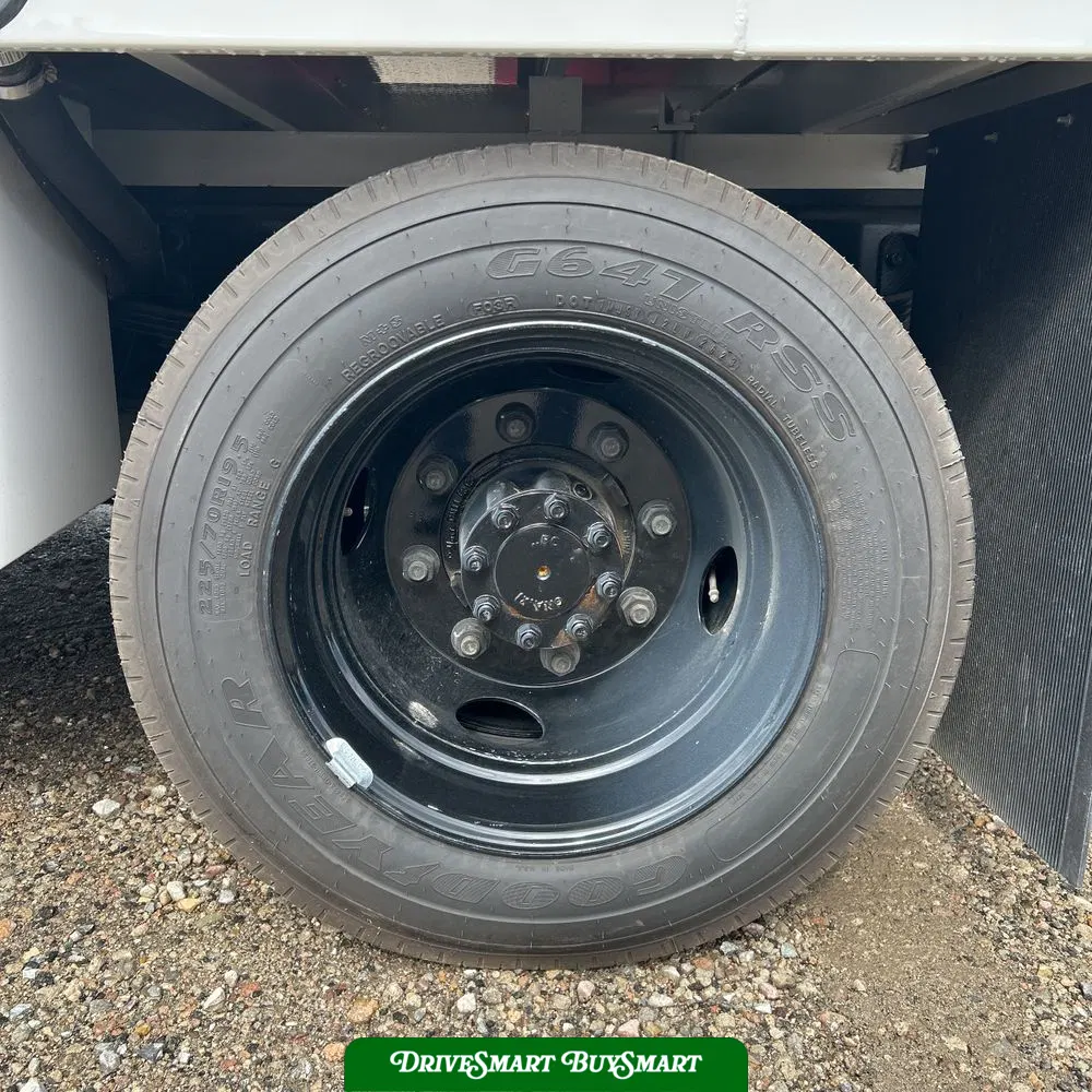 2023 Chevrolet Silverado 5500 W/T