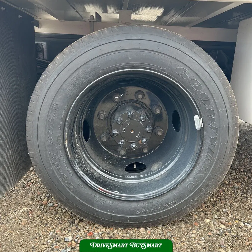 2023 Chevrolet Silverado 5500 W/T