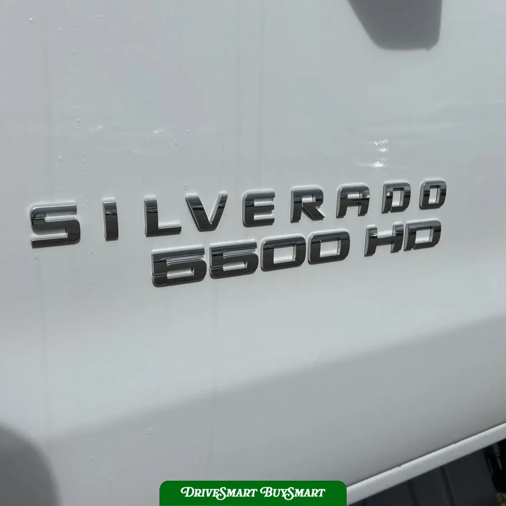 2023 Chevrolet Silverado 5500 W/T