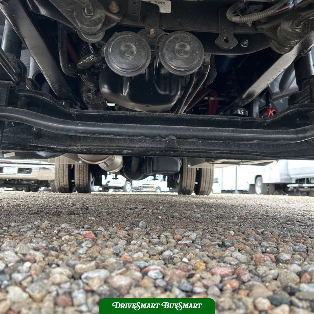 2023 Chevrolet Silverado 5500 W/T