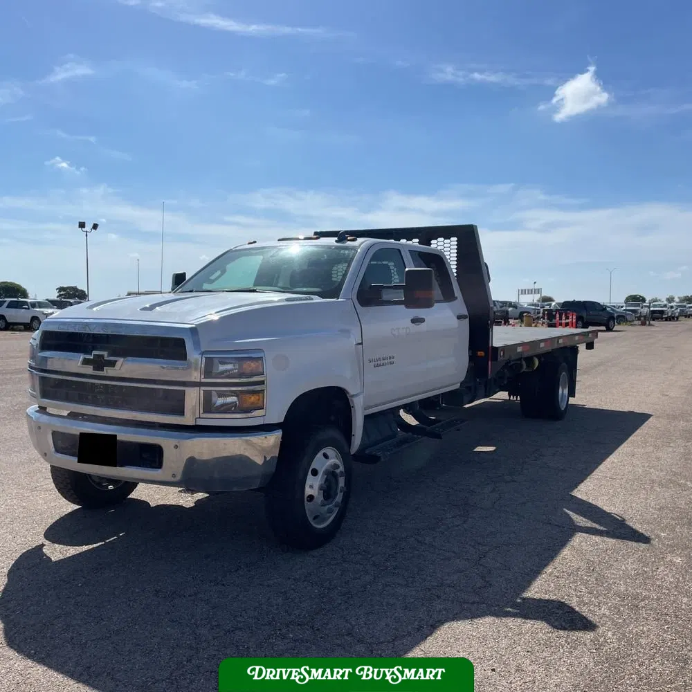 2023 Chevrolet Silverado 5500 W/T