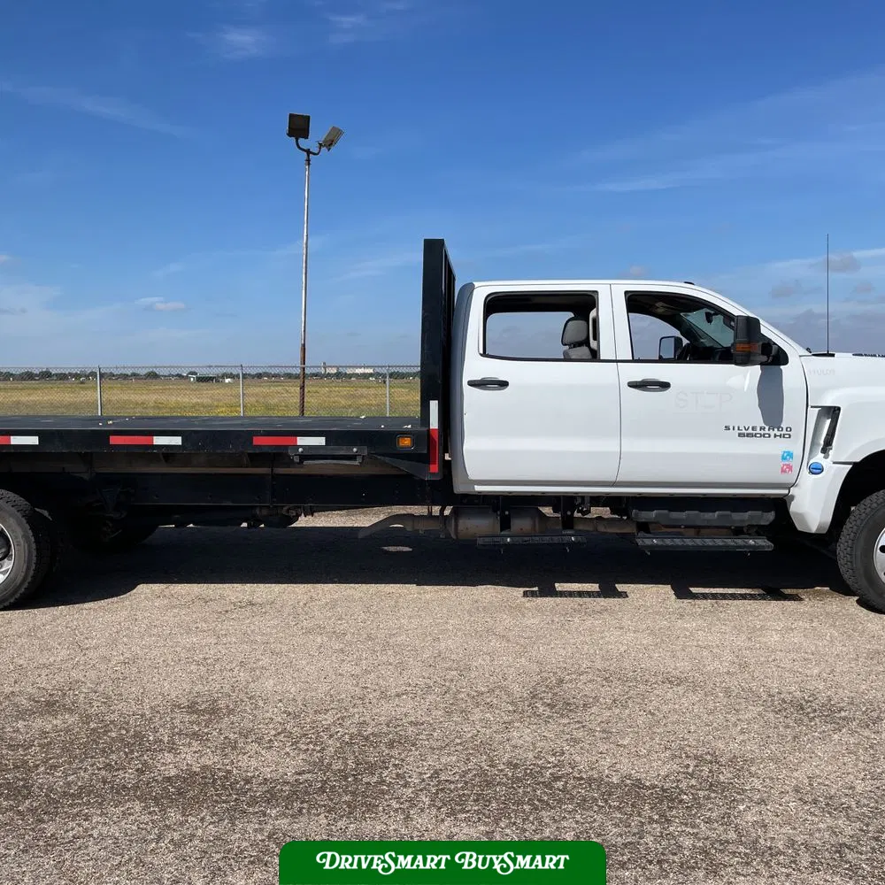 2023 Chevrolet Silverado 5500 W/T