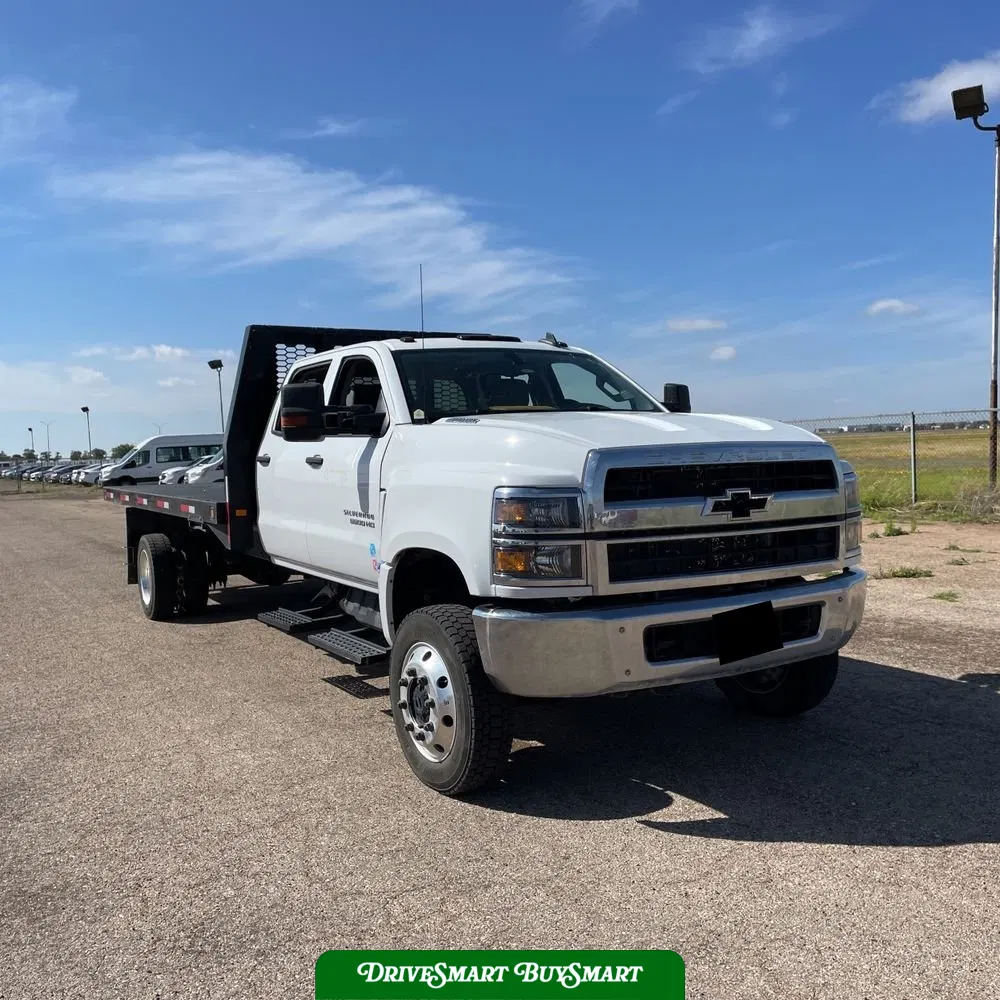 2023 Chevrolet Silverado 5500 W/T
