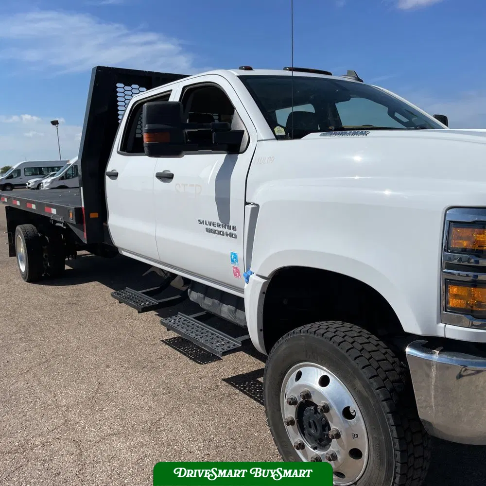 2023 Chevrolet Silverado 5500 W/T