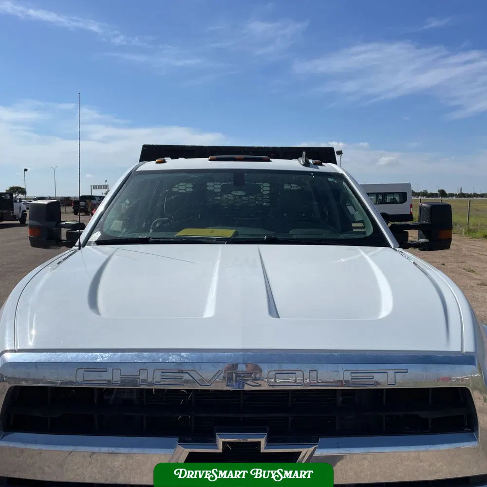 2023 Chevrolet Silverado 5500 W/T