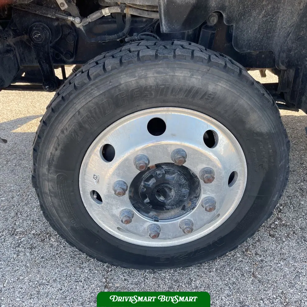 2023 Chevrolet Silverado 5500 W/T