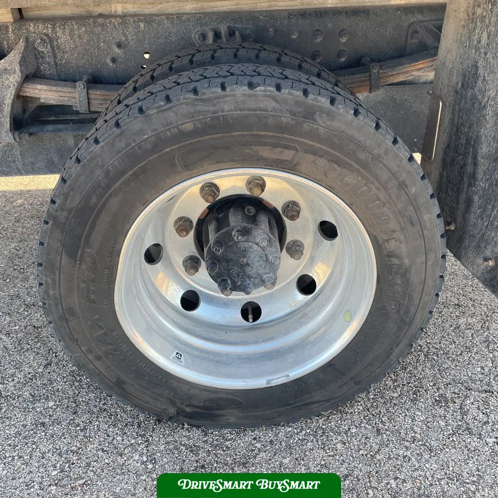2023 Chevrolet Silverado 5500 W/T
