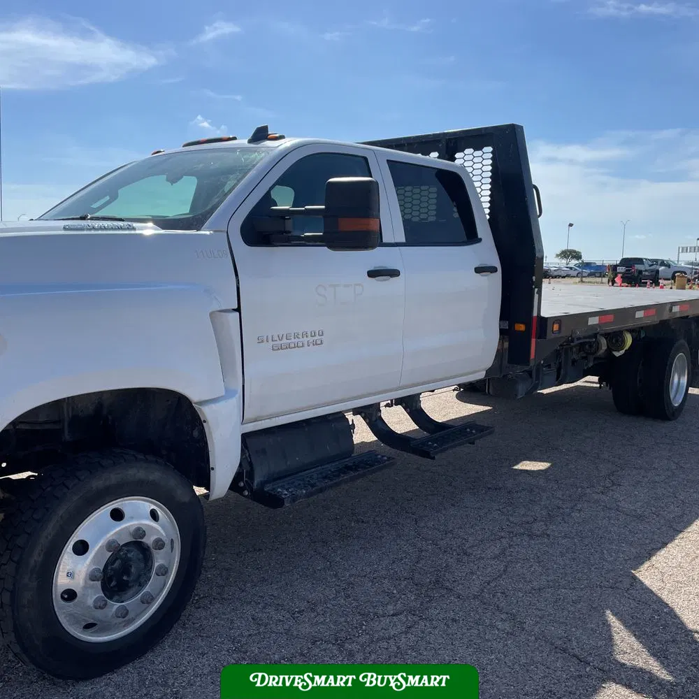 2023 Chevrolet Silverado 5500 W/T