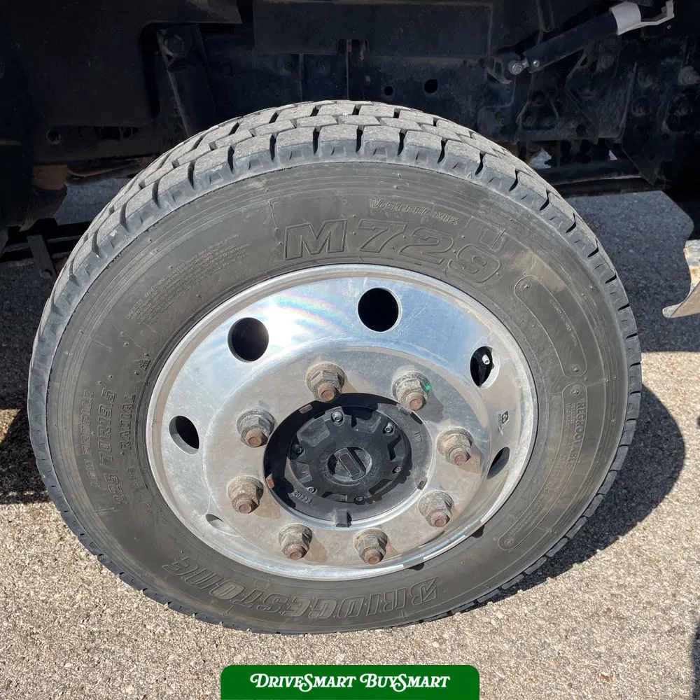 2023 Chevrolet Silverado 5500 W/T