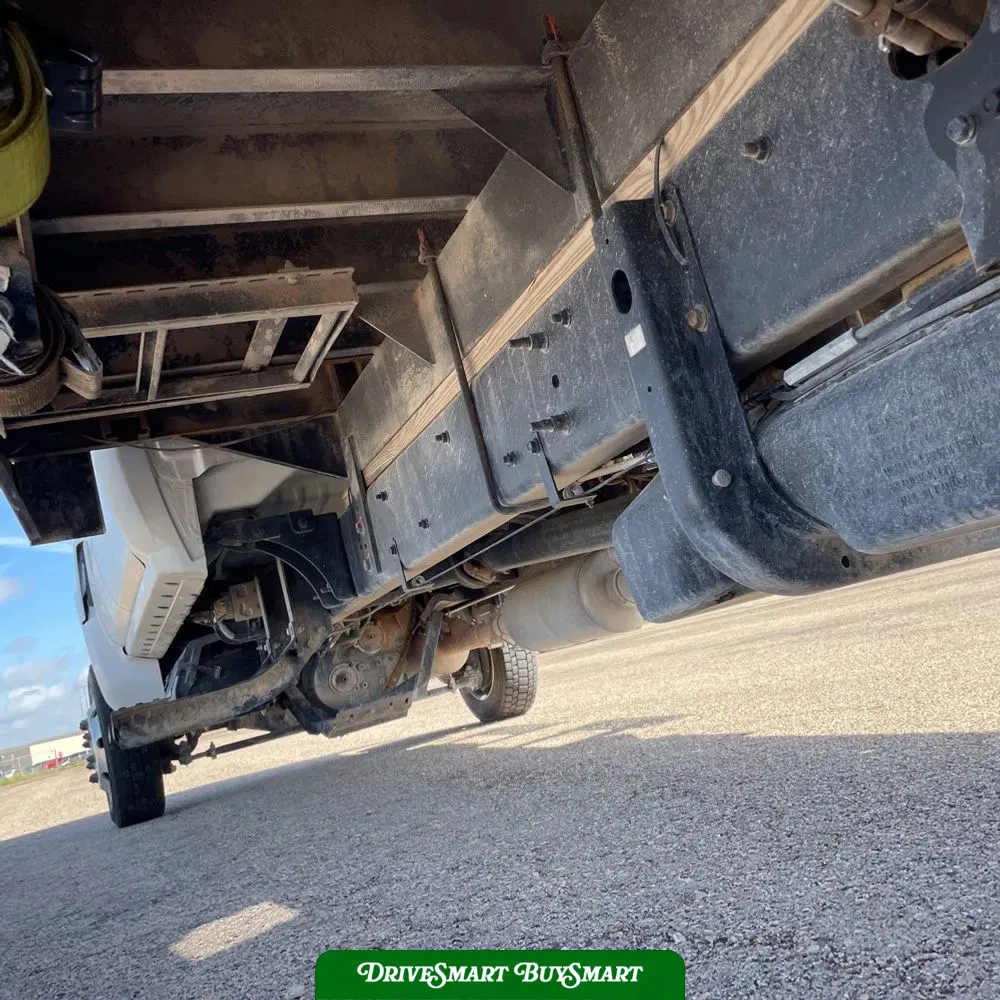 2023 Chevrolet Silverado 5500 W/T