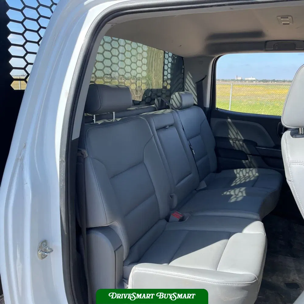 2023 Chevrolet Silverado 5500 W/T