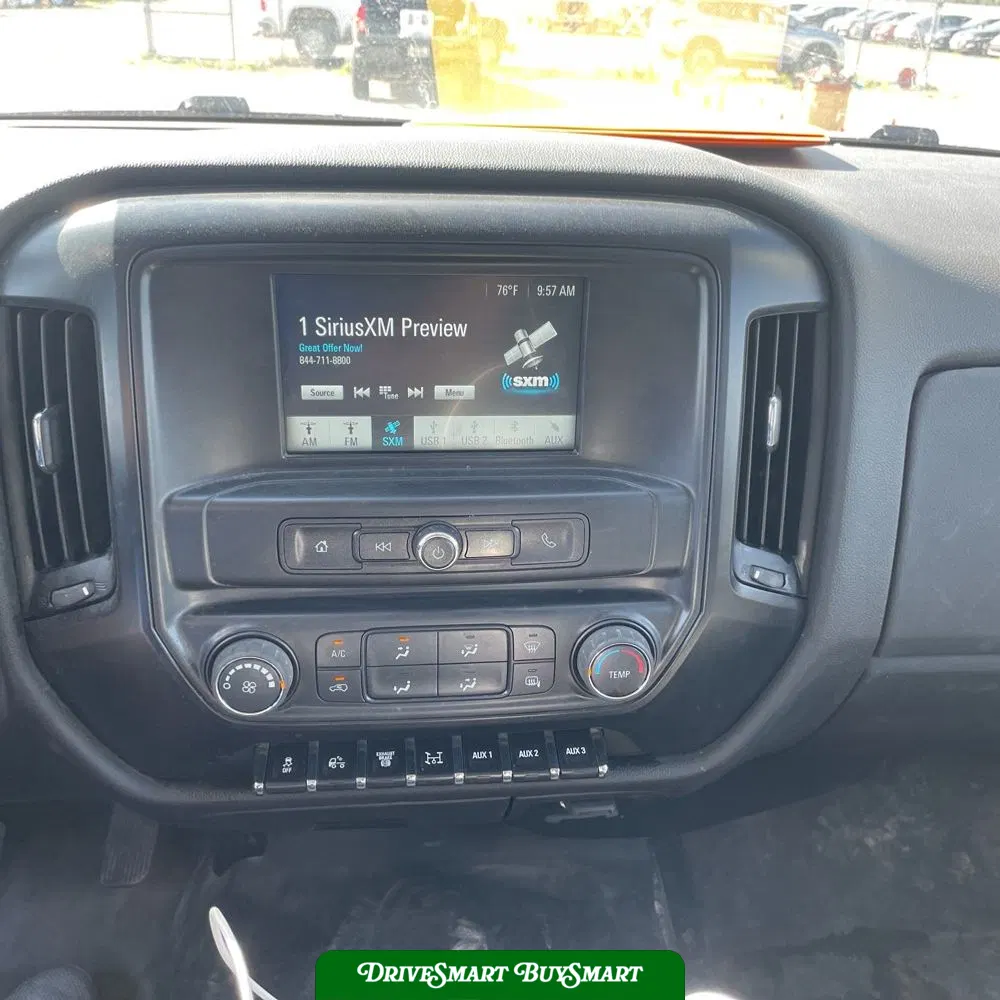 2023 Chevrolet Silverado 5500 W/T