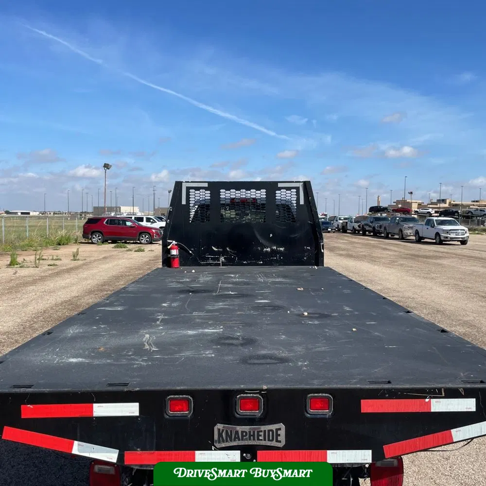 2023 Chevrolet Silverado 5500 W/T