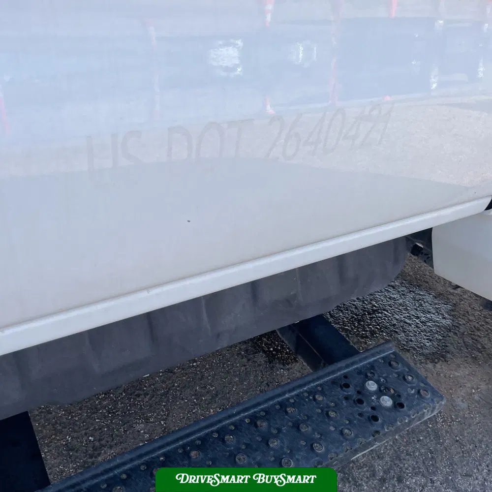 2023 Chevrolet Silverado 5500 W/T