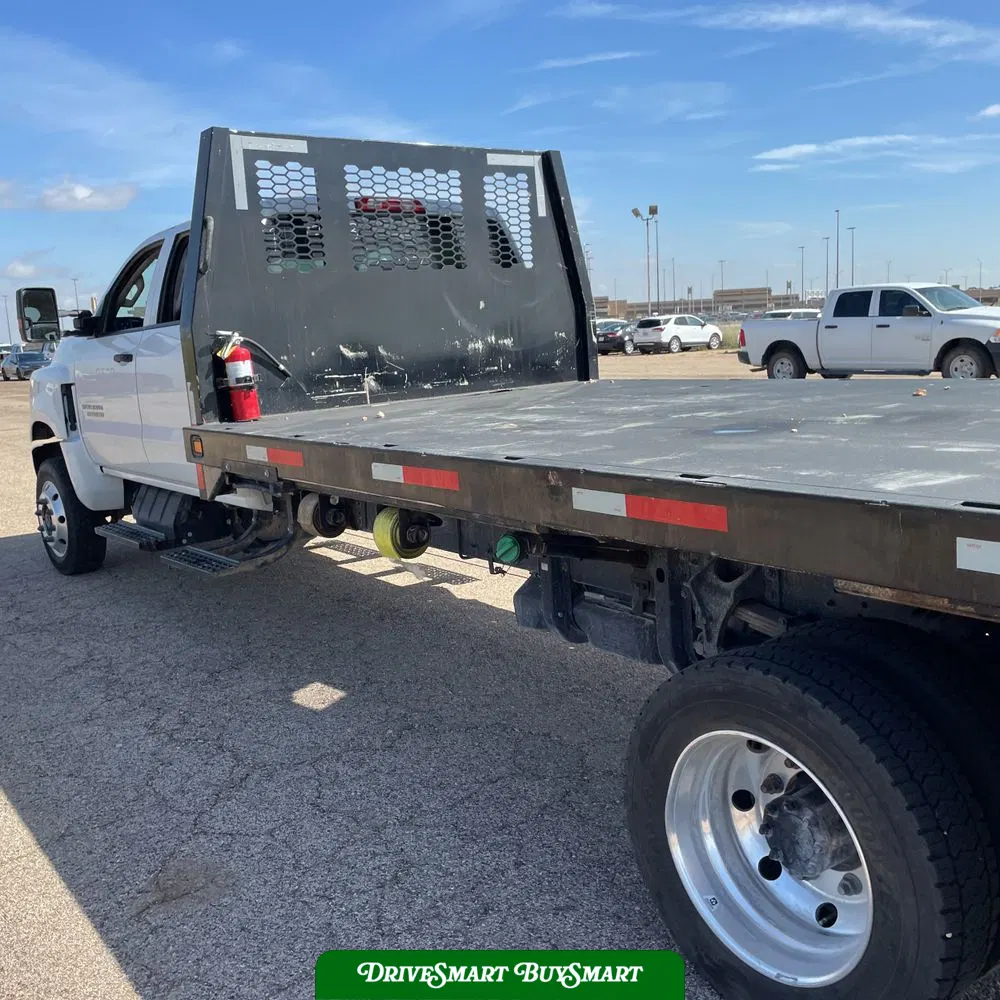 2023 Chevrolet Silverado 5500 W/T
