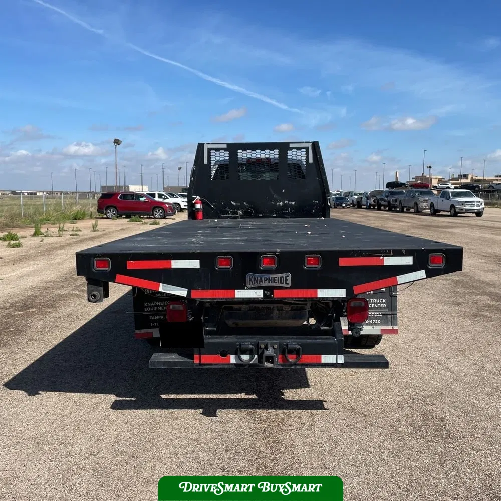 2023 Chevrolet Silverado 5500 W/T