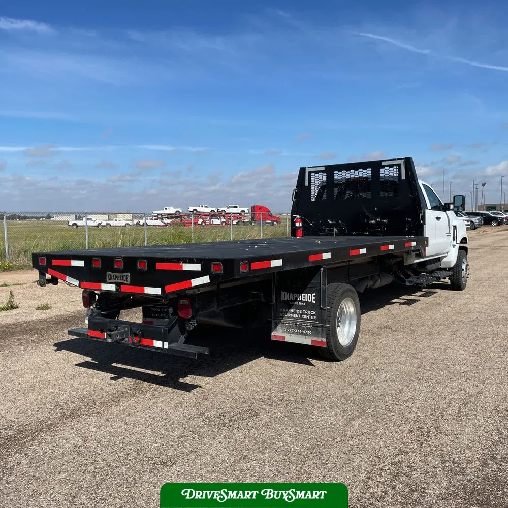 2023 Chevrolet Silverado 5500 W/T