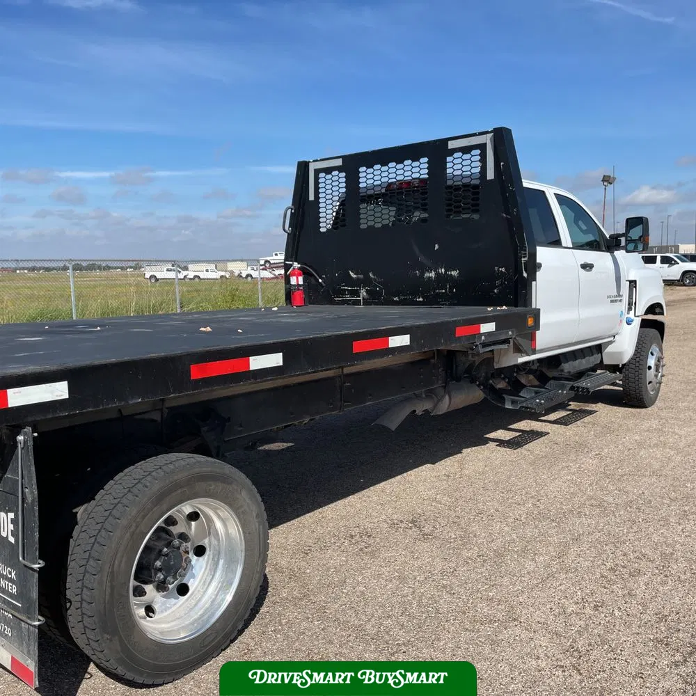 2023 Chevrolet Silverado 5500 W/T