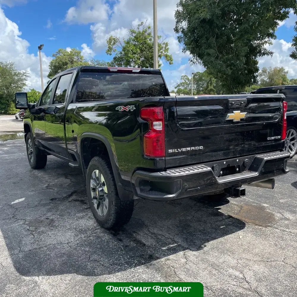 2024 Chevrolet Silverado 2500HD Custom