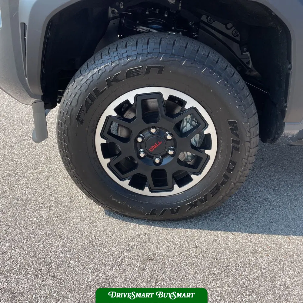 2025 Toyota Tacoma TRD Off-Road HV