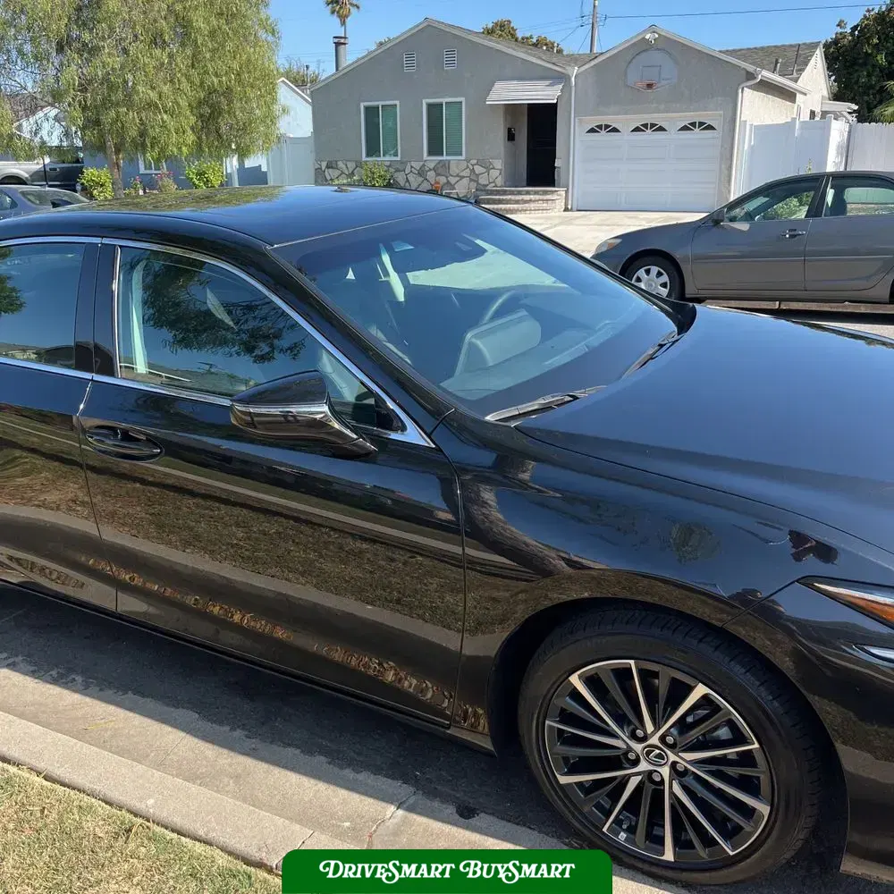 2025 Lexus ES 300h Base