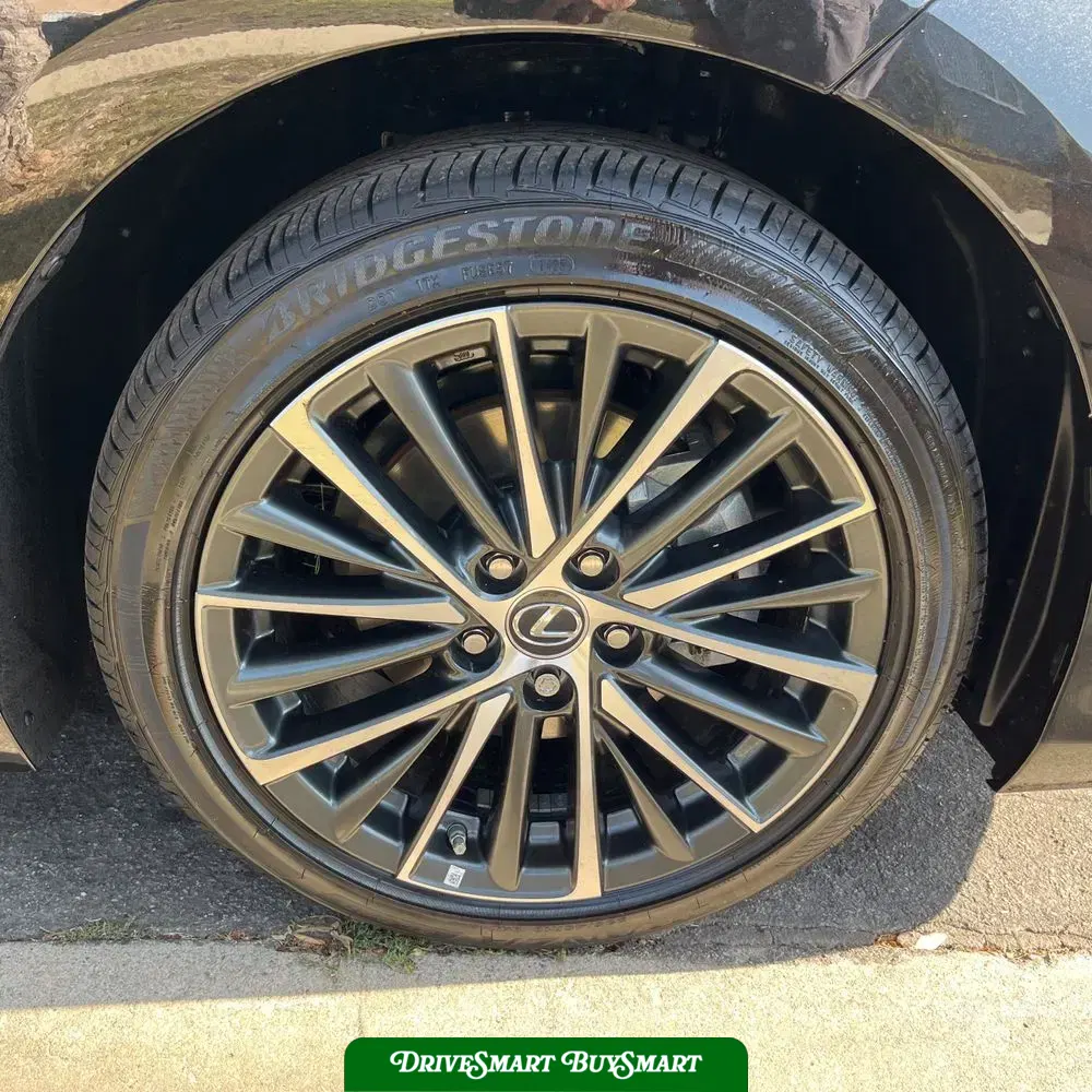 2025 Lexus ES 300h Base