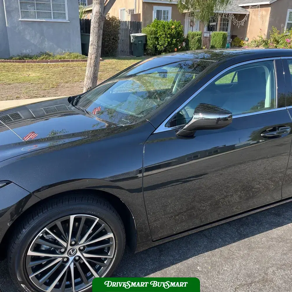 2025 Lexus ES 300h Base