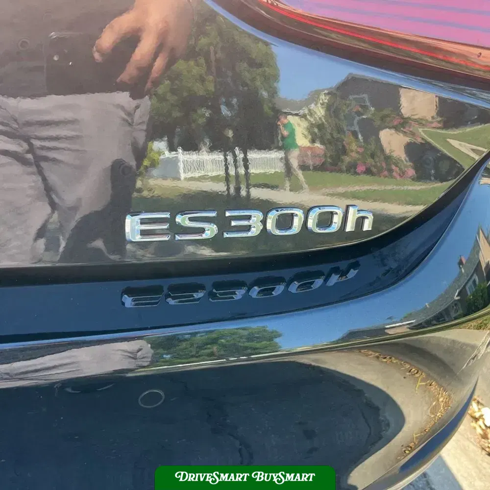 2025 Lexus ES 300h Base