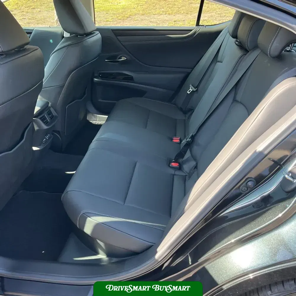 2025 Lexus ES 300h Base