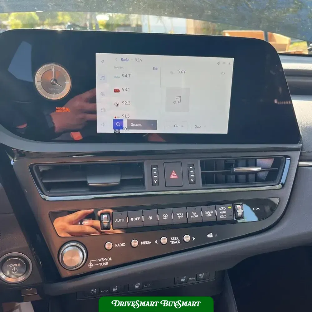 2025 Lexus ES 300h Base