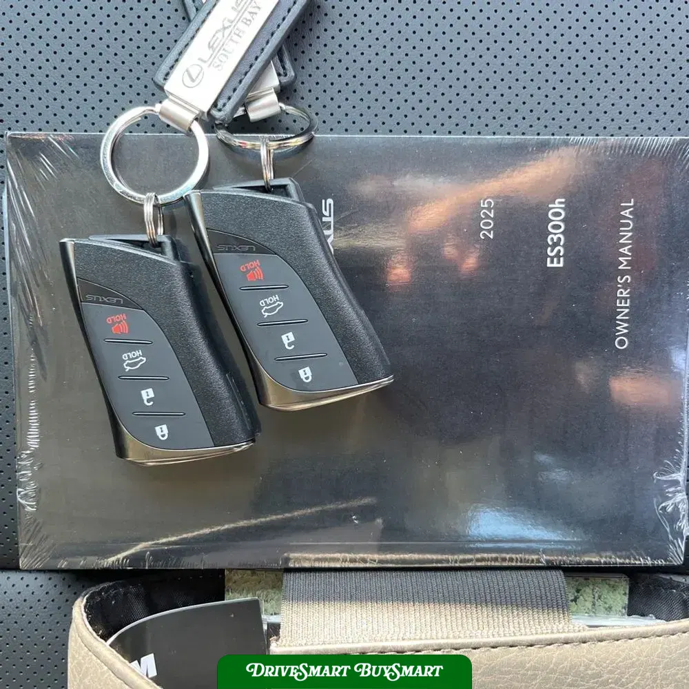 2025 Lexus ES 300h Base