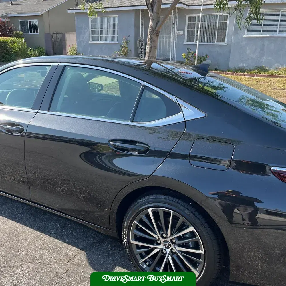 2025 Lexus ES 300h Base