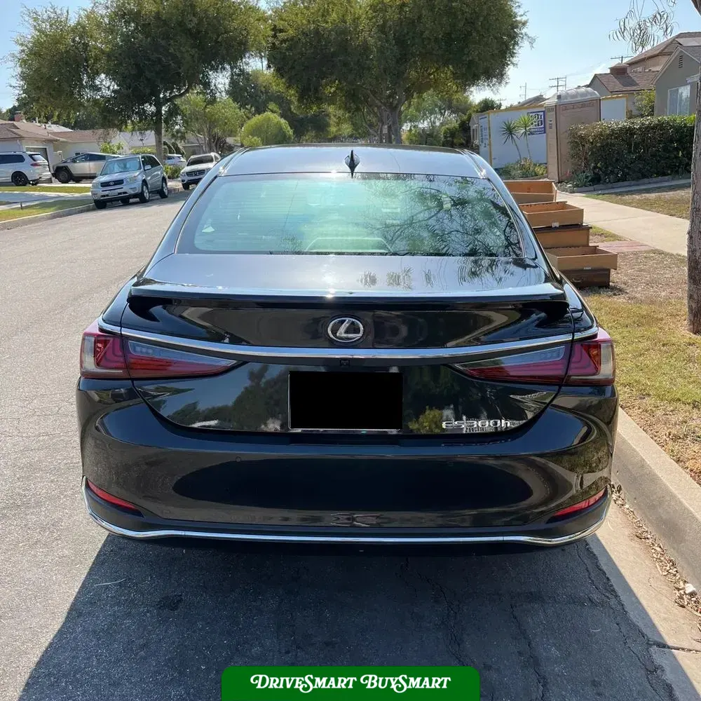 2025 Lexus ES 300h Base