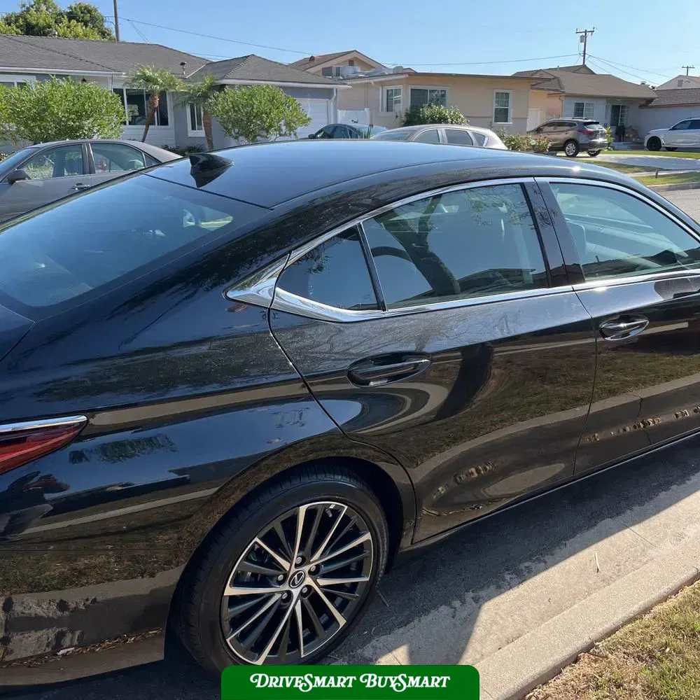 2025 Lexus ES 300h Base