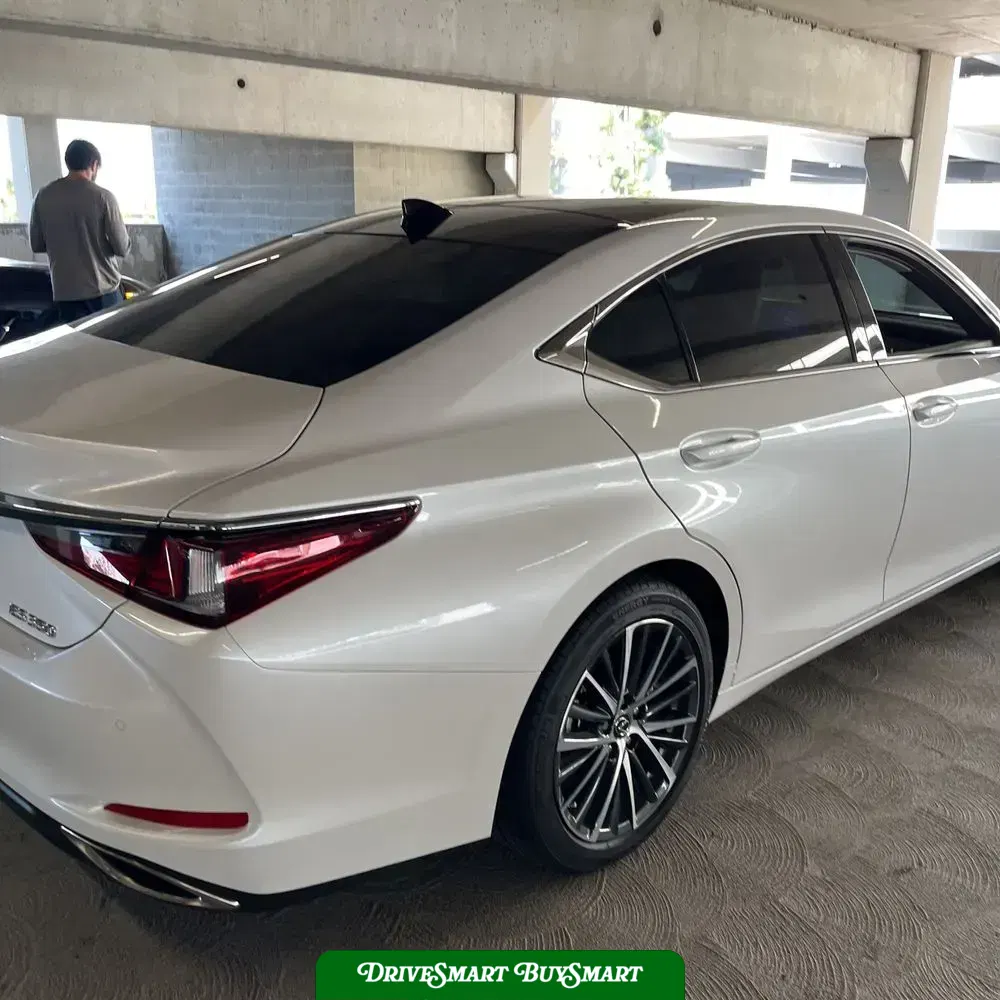 2025 Lexus ES 350 Base