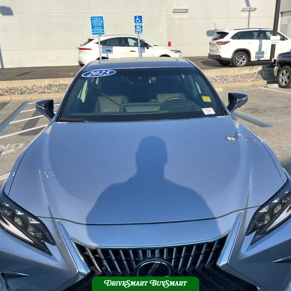 2025 Lexus ES 300h Luxury
