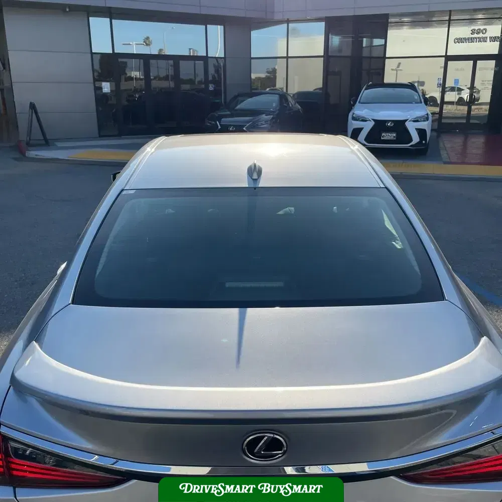 2025 Lexus ES 300h Luxury