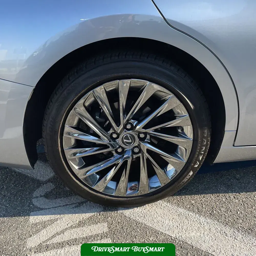 2025 Lexus ES 300h Luxury