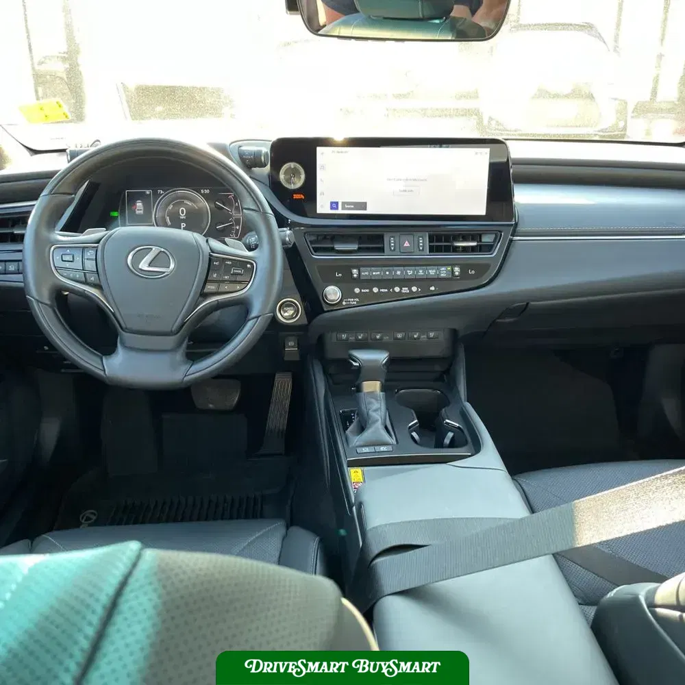 2025 Lexus ES 300h Luxury