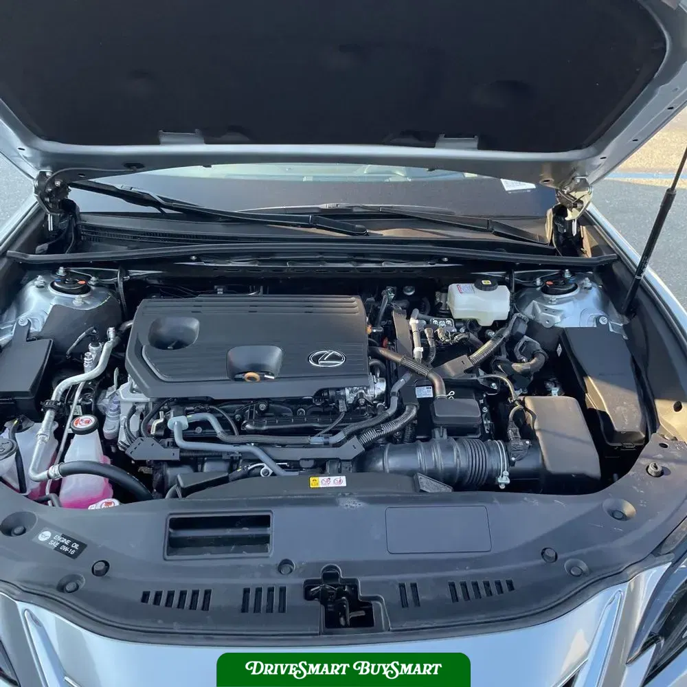 2025 Lexus ES 300h Luxury
