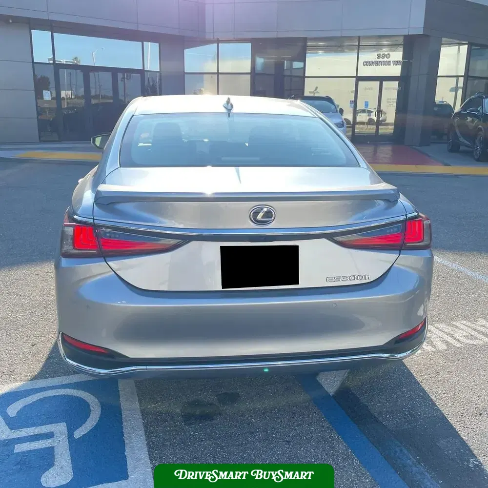 2025 Lexus ES 300h Luxury