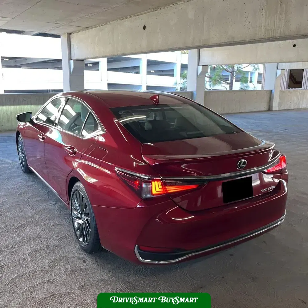 2024 Lexus ES 300h Luxury