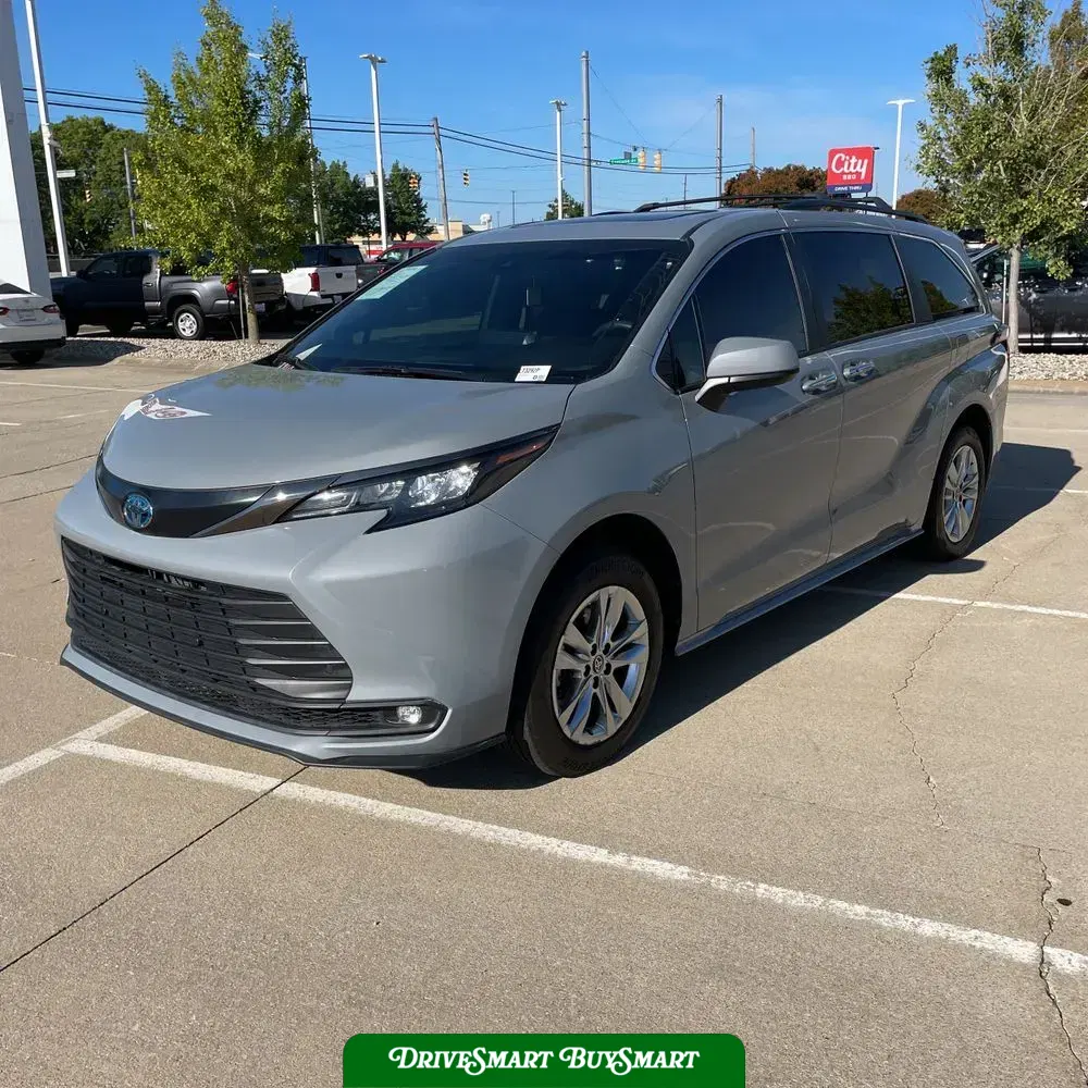 2023 Toyota Sienna Woodland Edition
