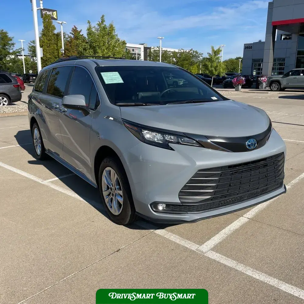 2023 Toyota Sienna Woodland Edition