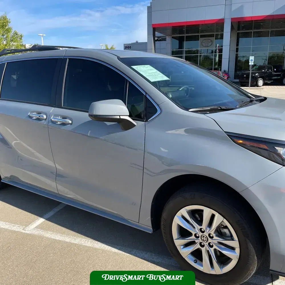 2023 Toyota Sienna Woodland Edition